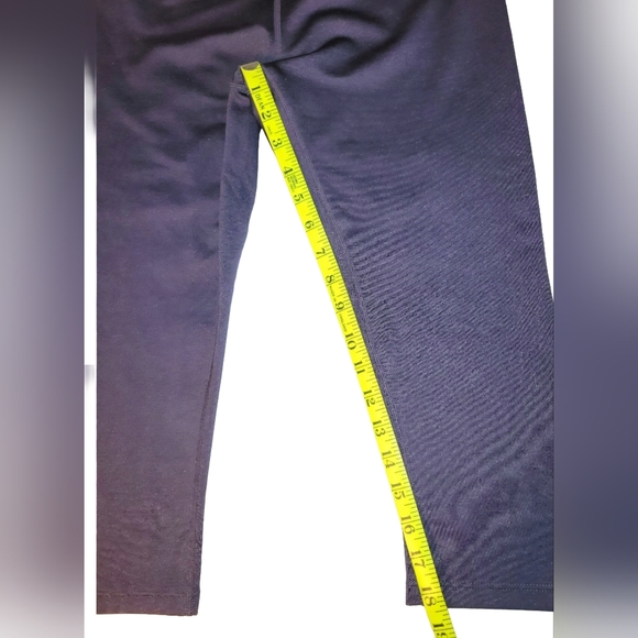 Roadrunner Sports Capri Workout Leggings Plum Size Med - Picture 6 of 8